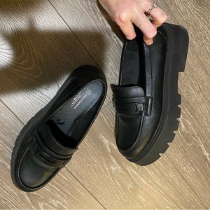 BLACK PLATFORM LOAFERS